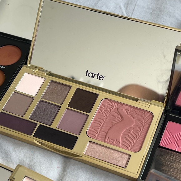 Makeup (eyeshadows and blush) lot - Picture 6 of 7